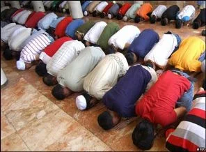 Hollanda alarmda! Camiye saldırı