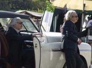 İcradan satılık komedi