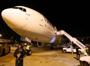 Mısır'daki Türkler, ilk uçakla İstanbul'a geldi