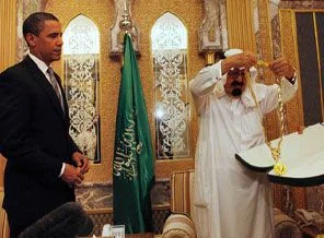 Obamalar, hediyeye boğuldu
