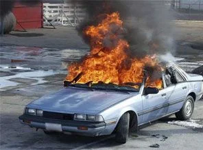 Otopark yandı 12 otomobil zarar gördü