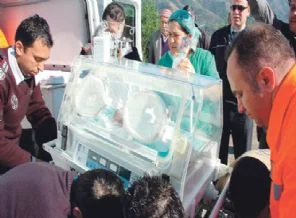 Parmak bebek, 100 gram farkla hayata tutundu