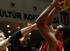 Potada ilk derbi Galatasaray'ın
