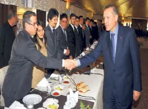 Seçilme yaşı da 18 olmalı