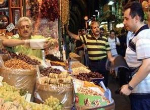 Tramvay sepete girdi, kadın mantosu çıktı