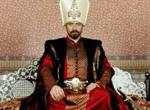 Ünlü yazar Muhteşem Yüzyıl'a çok kızdı