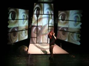 ...Ve Rachel Corrie sahnede