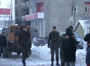 Yüksekova'da ses bombası patladı