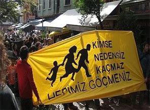 Yunanistan'a 'tel örgülü' protesto