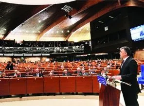 Yüzyılın anayasasını tarif etti