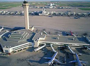 130 kişi, 2 gündür havaalanında bekliyor
