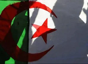 19 yıl sonra Cezayir'de olağanüstü hal kalktı