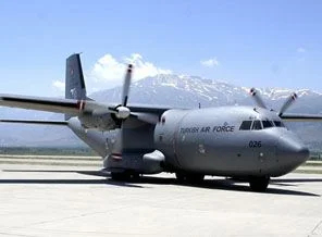 4 askeri uçak daha tahliye için Trablus'ta
