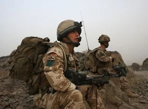Afganistan'da, 2 İngiliz askeri öldürüldü
