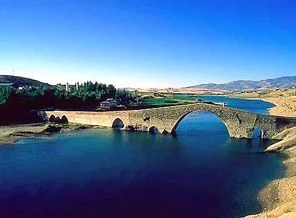 Asi Nehri'ne dostluk barajı kurulacak