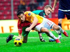 Aslan evinde galip