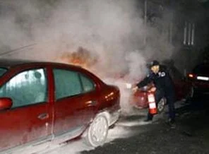 Bahçelievler ve Kadıköy'de 7 araç kundaklandı
