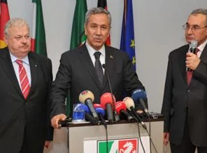 Başbakan Yardımcısı Bülent Arınç Köln'de