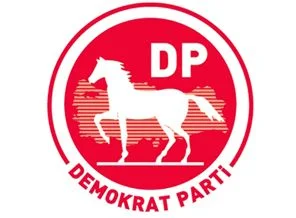 Belediye başkanı ve meclis üyeleri DP'den istifa etti
