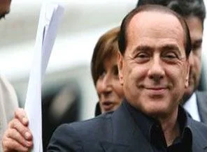 Berlusconi'den Mübarek'e övgü