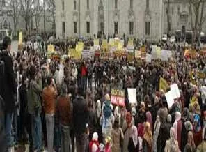 Beyazıt'ta 28 Şubat protestosu