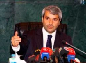 Çaycıdan Yönetim Kurulu Üyesine Son