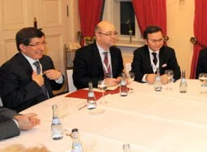 Dışişleri Bakanı Davutoğlu Münih'te