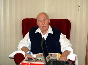 Erbakan hastanede toplantı yaptı