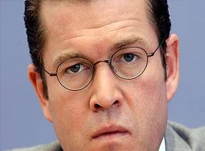 Guttenberg, unvanını bir süre kullanmayacak