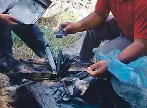 Helikopterin yakılan bazı parçaları bulundu