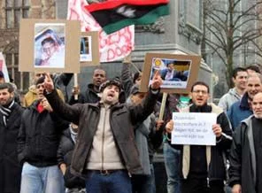Hollanda'da, Kaddafi protesto edildi