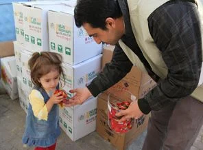 İHH'dan Çeçen mültecilere yardım