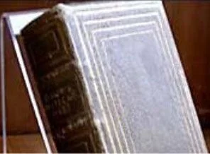 İnsan derisinden kitap sergiye çıkıyor