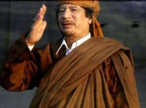 Kaddafi'nin, istihbarat şefini görevden aldı