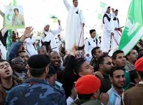 Libya'da protestocular çadır kuruyorlar