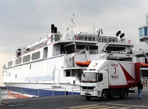 Libya'daki Türkler için feribot yola çıktı