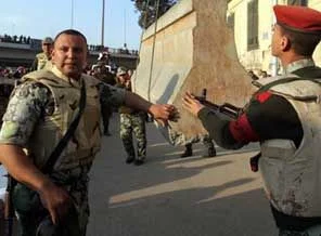 Mısır askeri yönetimi grevleri yasakladı