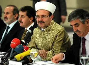 Ne modernler endişeli olsun ne de dindarlar