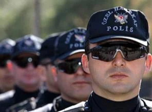 Polislerin askerlik durumu meclisten geçti