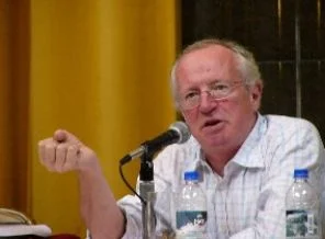 Robert Fisk: Mübarek koltuğa yapışırken...