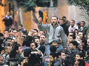 Şefik: Sorunu Mübarek istifa etmeden atlatacağız