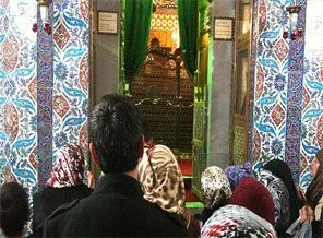 'Türbe zengini' İstanbul