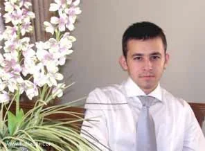 Yahudi gençler babasından özür diledi
