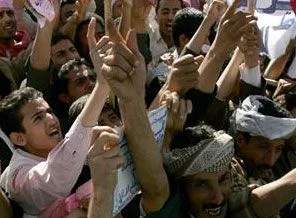 Yemen'de onbinler 'Salih gitsin' diyor
