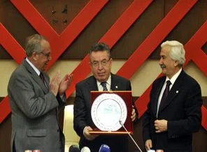 YÖK Başkanı'na ödül