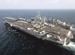2 Amerikan gemisi Süveyş'i geçti