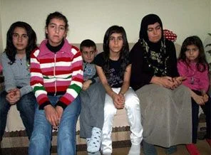 9 yetim çocuğa ve annesine, Kaymakam sahip çıktı