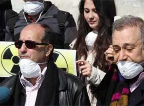 Barbaros Meydanı'nda nükleer santrallere protesto