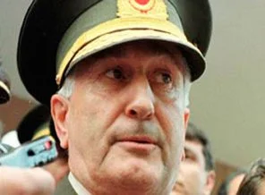 Çevik Bir'den bakana tehdit...