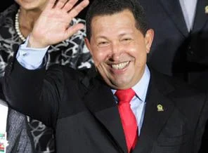 Chavez, Kaddafi'yi kınamayacağını yineledi